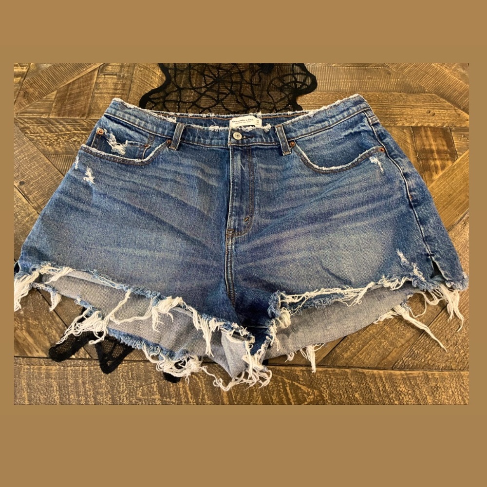 Abercrombie & Fitch High Rise Mom Shorts